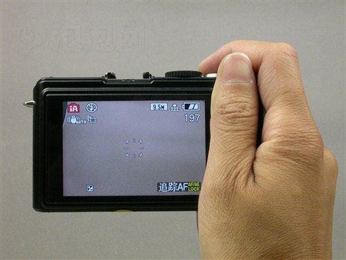 八款换代相机抄底 尼康D90套机6700元