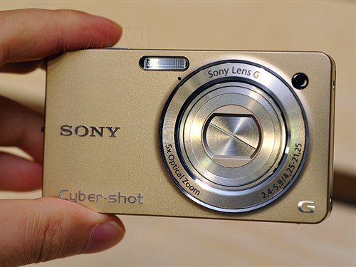 八款换代相机抄底 尼康D90套机6700元