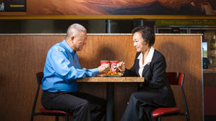 华裔夫妇打造美国中式快餐王国