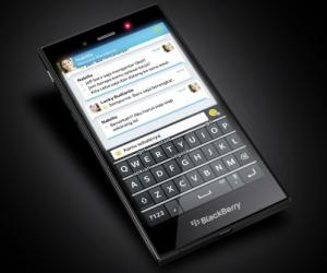 BlackBerry 黑莓Z3 Q20 MWC 2014发表郭台铭现身站台